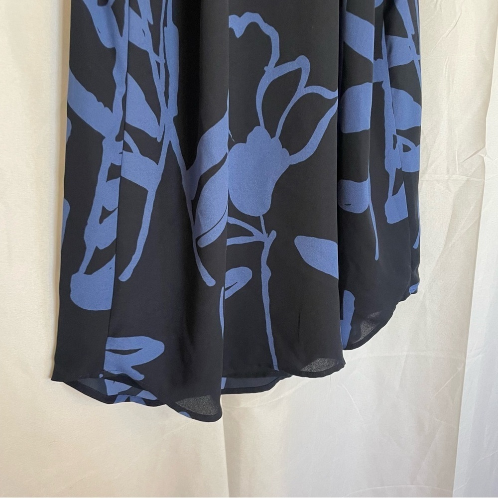 ANN TAYLOR LOFT Women’s Navy Blue Floral Sleeveless Strappy Blouse Size XXSP - Picture 9 of 9